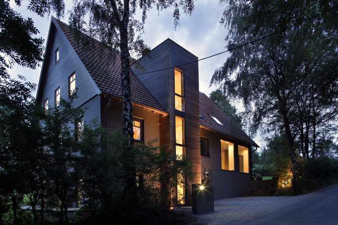 Die Landschule bei Nacht